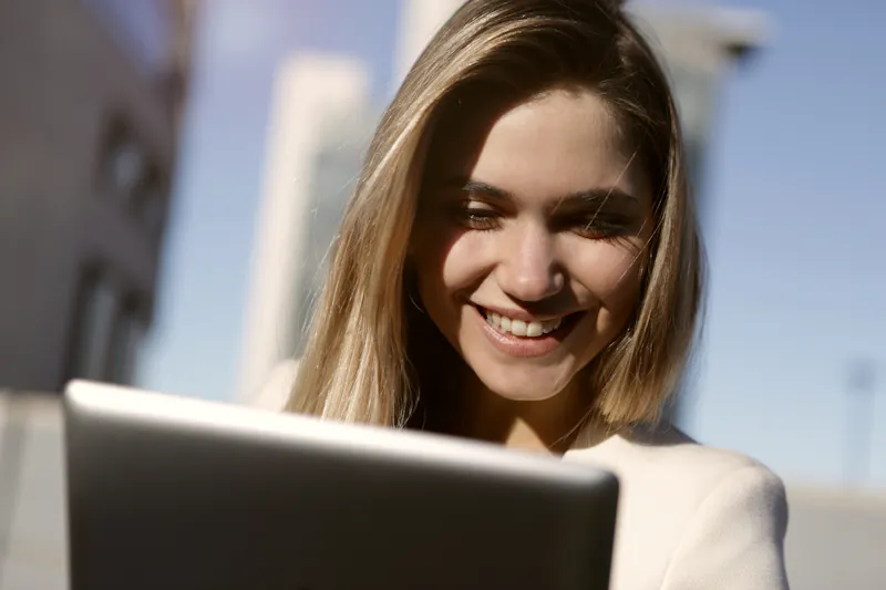 Emma Thompson - Customer Experience Lead